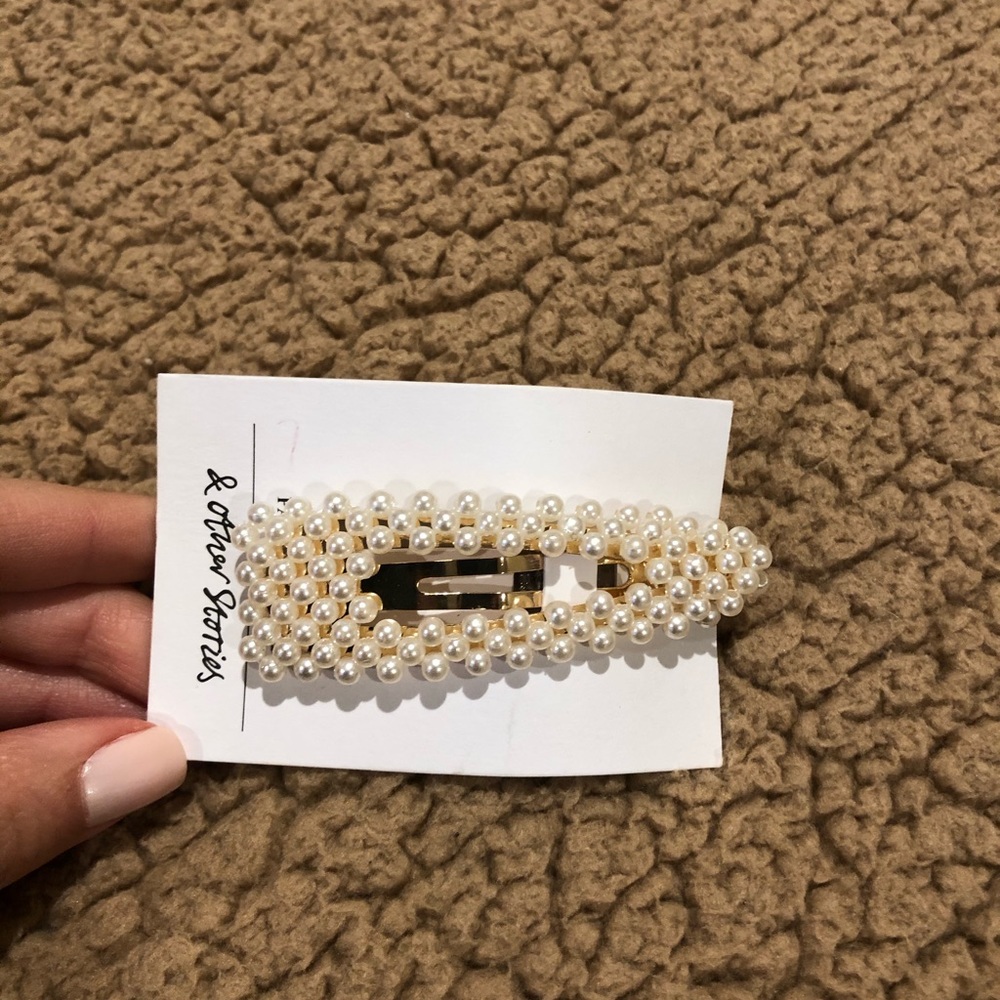 Pearl hair clip by & Other Stories